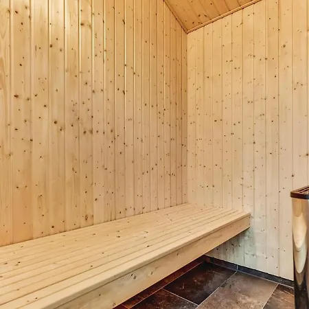 Three-bedroom In Henne * Henne Strand