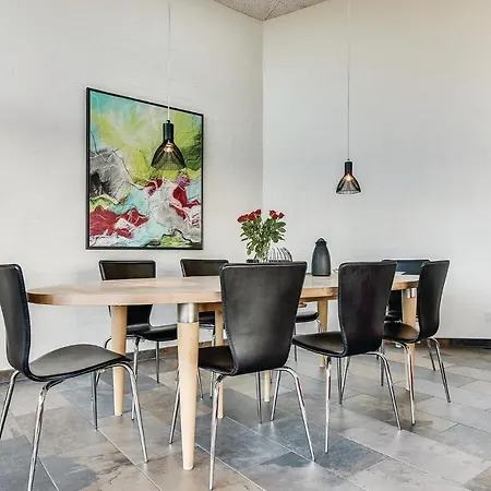 Three-bedroom In Henne