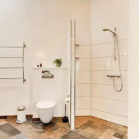 Three-bedroom In Henne