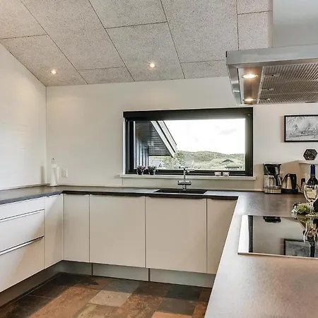 Three-bedroom In Henne Dom wakacyjny