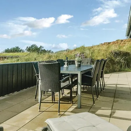 Three-bedroom In Henne Henne Strand