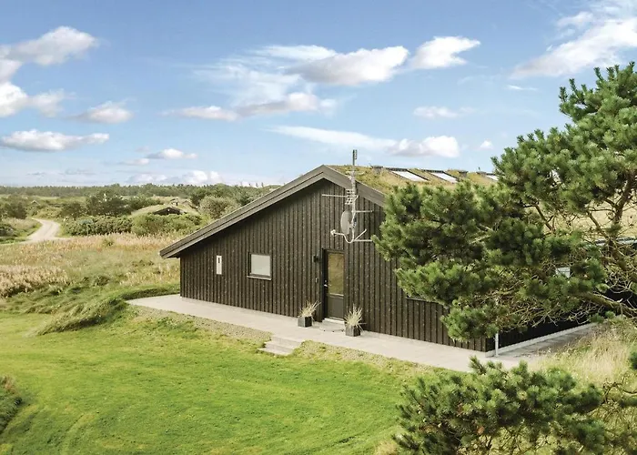 Three-bedroom In Henne * Henne Strand