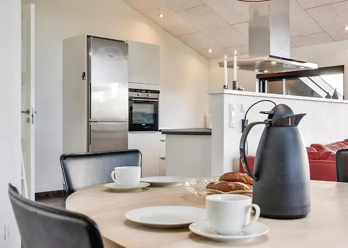 Three-bedroom In Henne Сasa de vacaciones *