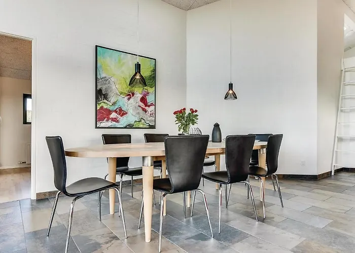 Three-bedroom In Henne