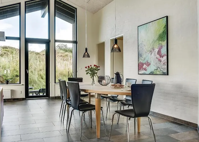 Three-bedroom In Henne